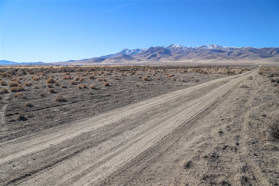Nevada Nye County Lot Just Over an Hour from Las Vegas! Near Highways, Casinos, and Golf Courses with Gorgeous Mountain Views! Low Monthly Payments!
