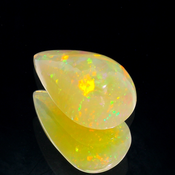 6.62CT Teardrop Cabochon White Opal Gemstone 