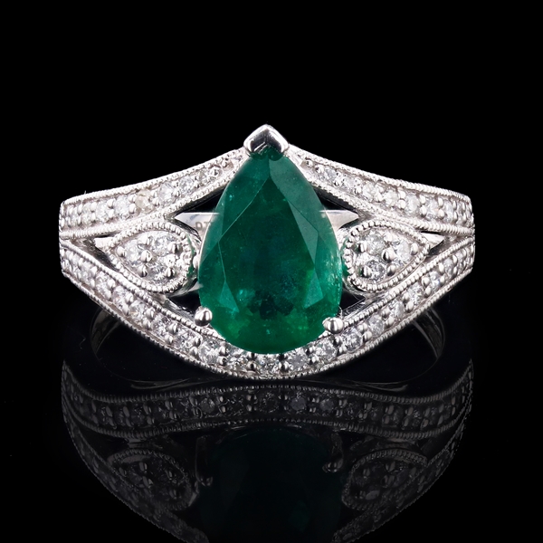 2.27ct Emerald and 0.35ctw Diamond Platinum Ring (Vault_R64) 
